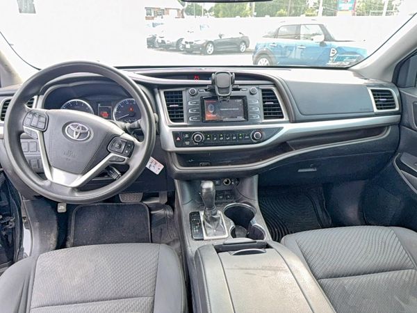 2018 TOYOTA HIGHLANDER LE/LE Plus