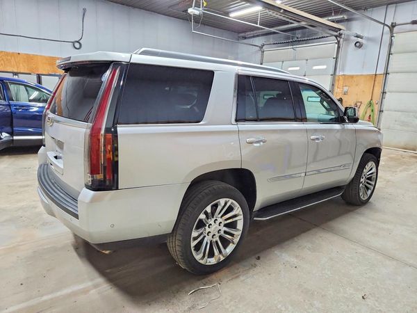 2018 CADILLAC ESCALADE Luxury