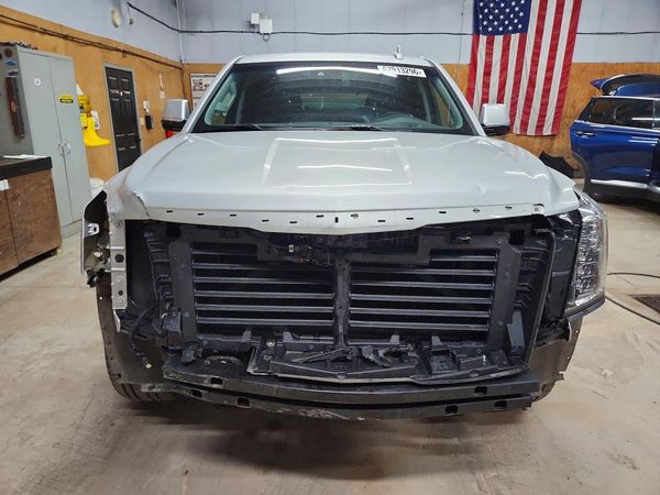 2018 CADILLAC ESCALADE Luxury