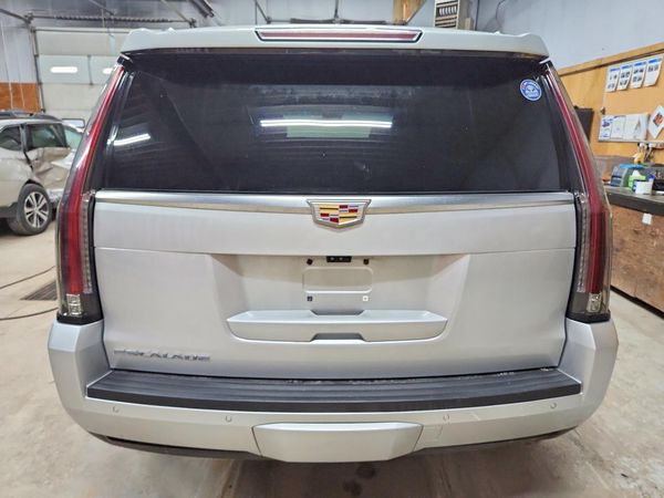 2018 CADILLAC ESCALADE Luxury