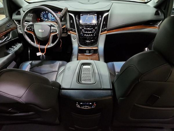2018 CADILLAC ESCALADE Luxury