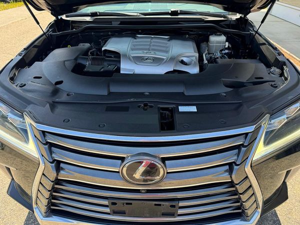 2018 LEXUS LX