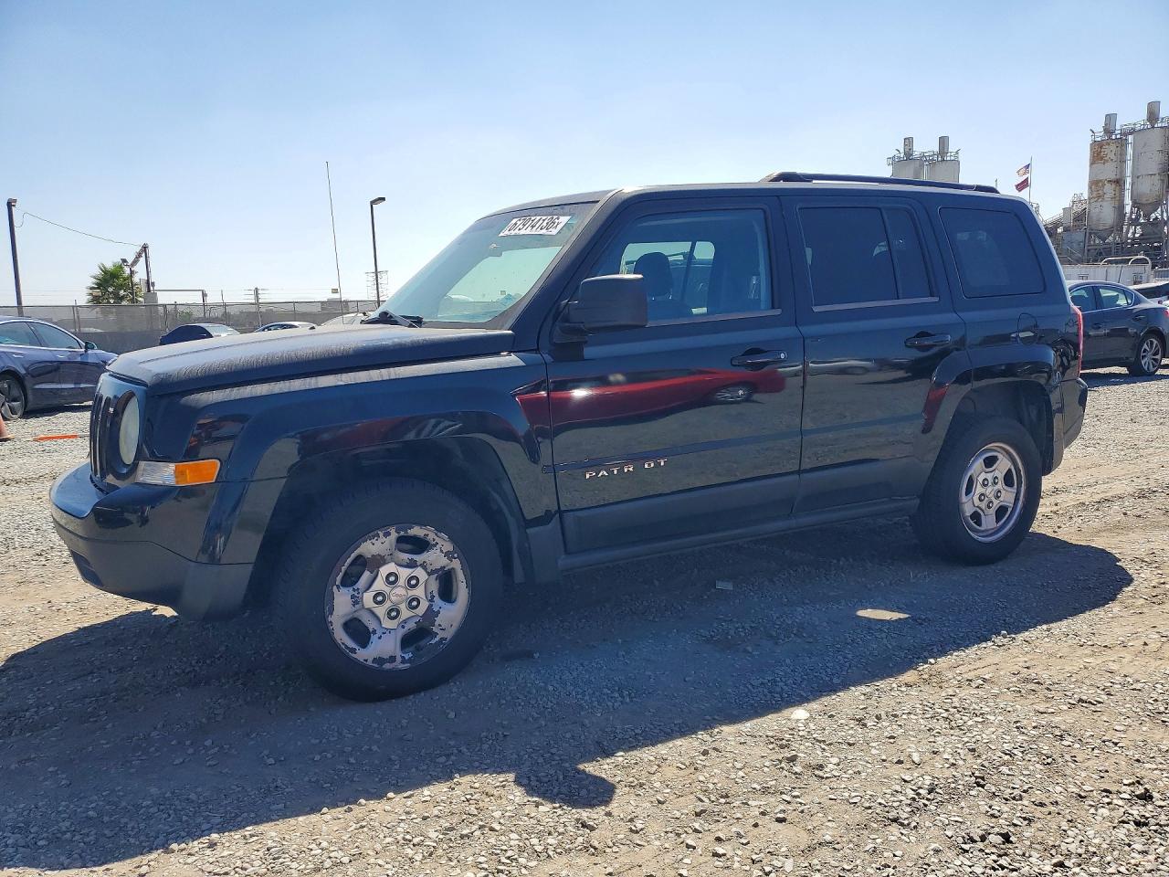 2014 JEEP PATRIOT Sport — Front 3/4