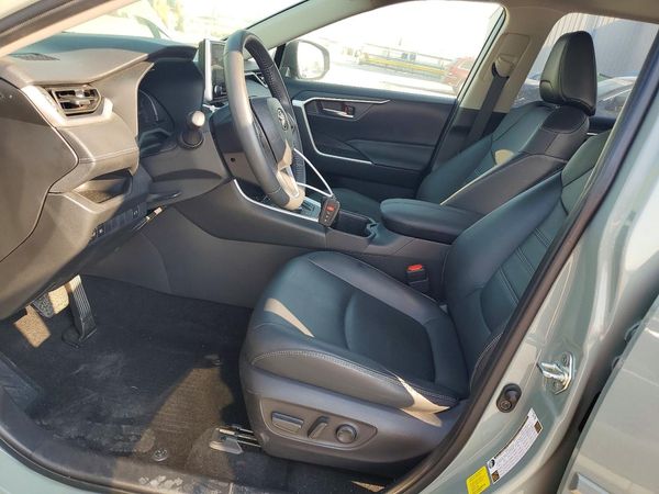 2023 TOYOTA RAV4 XLE Premium — DENT