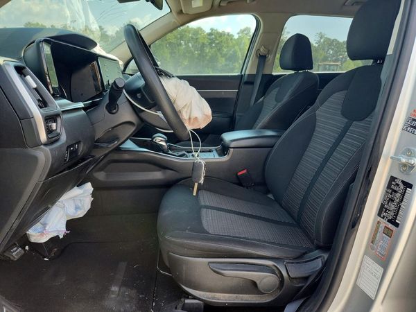 2022 KIA SORENTO — DENT