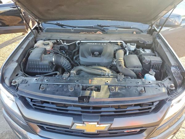 2016 CHEVROLET COLORADO Z71 — Engine bay