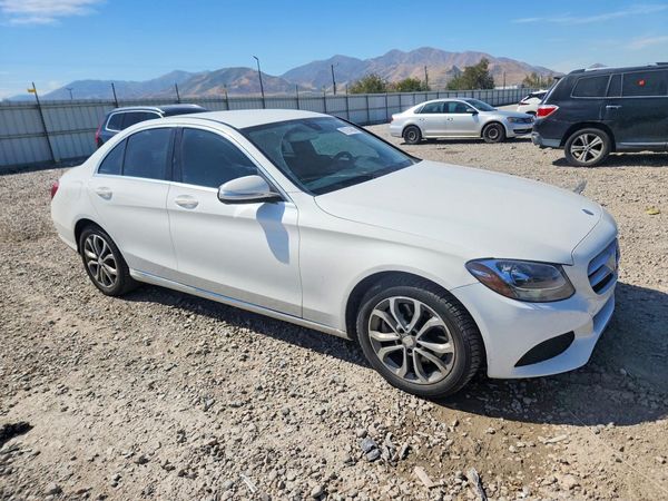2015 MERCEDES-BENZ C Base — Passenger 3/4