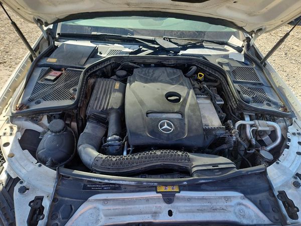2015 MERCEDES-BENZ C Base — Engine bay