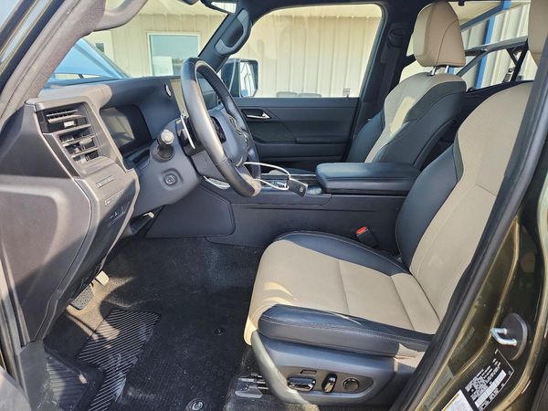 2024 LEXUS GX 550