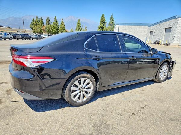 2018 TOYOTA CAMRY
