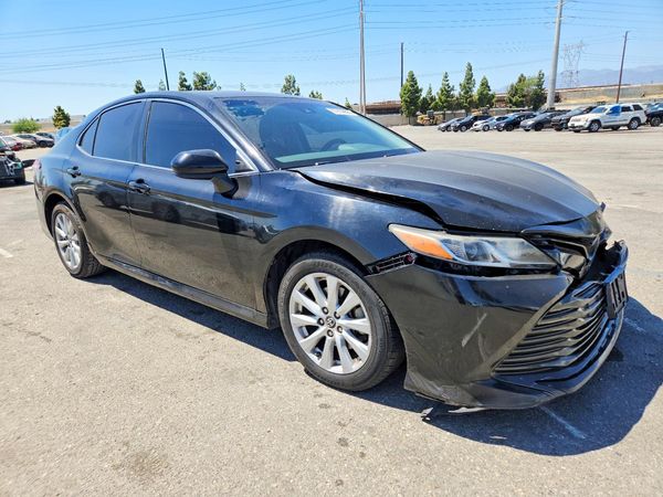 2018 TOYOTA CAMRY