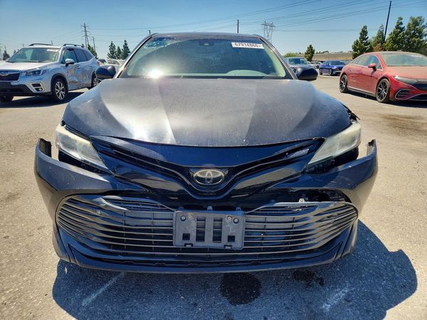 2018 TOYOTA CAMRY