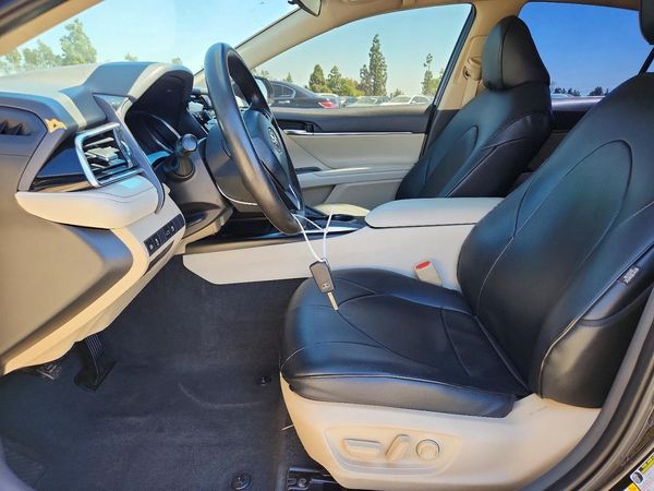 2018 TOYOTA CAMRY
