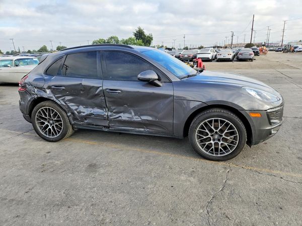 2018 PORSCHE MACAN