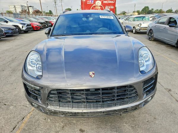2018 PORSCHE MACAN