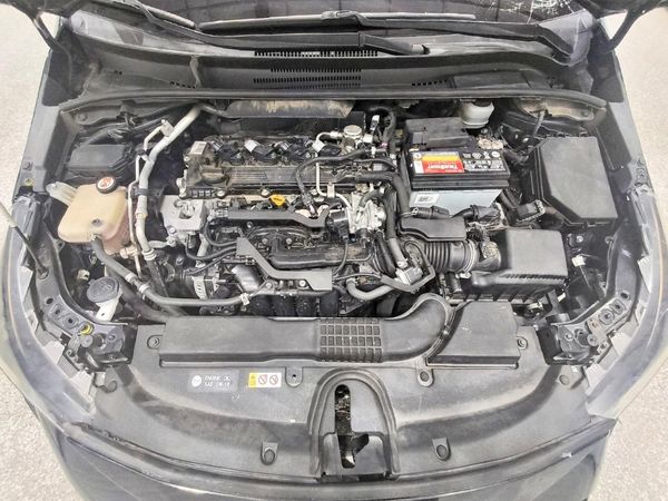 2019 TOYOTA COROLLA SE/XSE — Engine bay