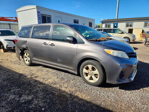 2020 TOYOTA SIENNA — Passenger 3/4