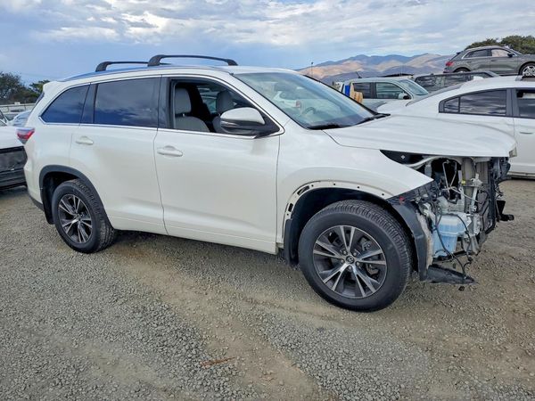 2016 TOYOTA HIGHLANDER