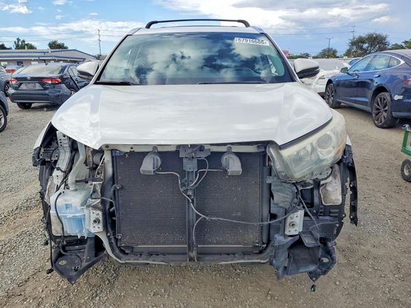2016 TOYOTA HIGHLANDER