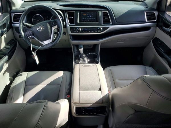 2016 TOYOTA HIGHLANDER