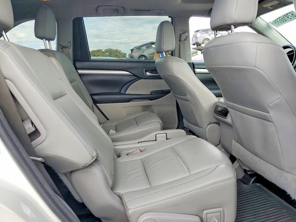 2016 TOYOTA HIGHLANDER
