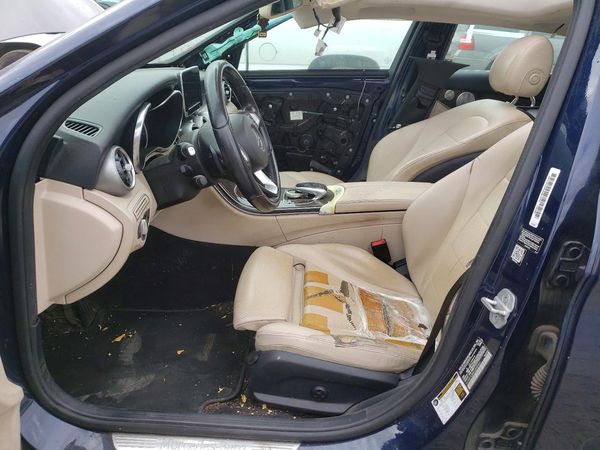 2015 MERCEDES-BENZ C Base