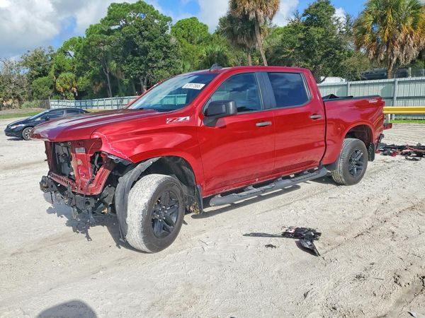 2021 CHEVROLET SILVERADO Trail Boss Custom — Front 3/4