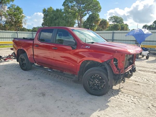 2021 CHEVROLET SILVERADO Trail Boss Custom — Passenger 3/4