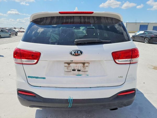 2016 KIA SORENTO L / LX