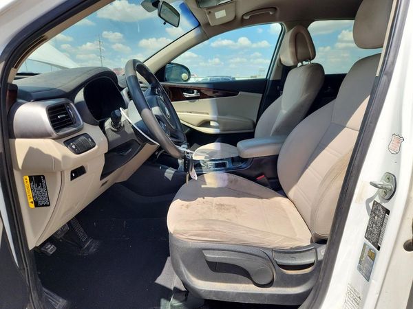 2016 KIA SORENTO L / LX