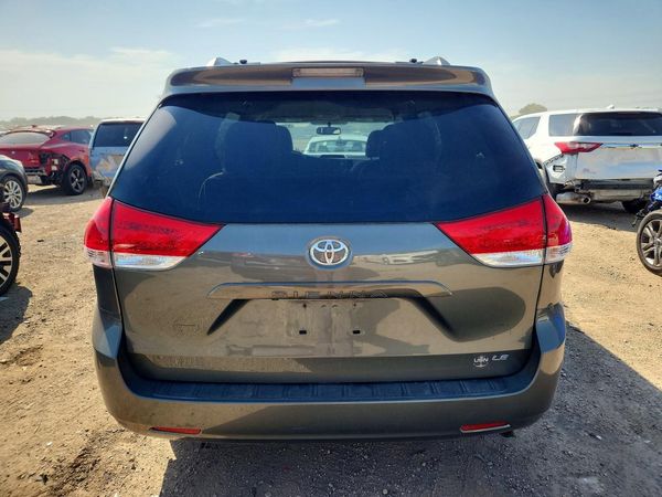 2014 TOYOTA SIENNA — DIRR