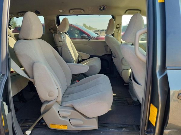 2014 TOYOTA SIENNA — PSRS