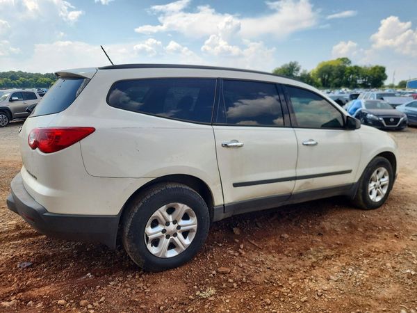 2012 CHEVROLET TRAVERSE LS