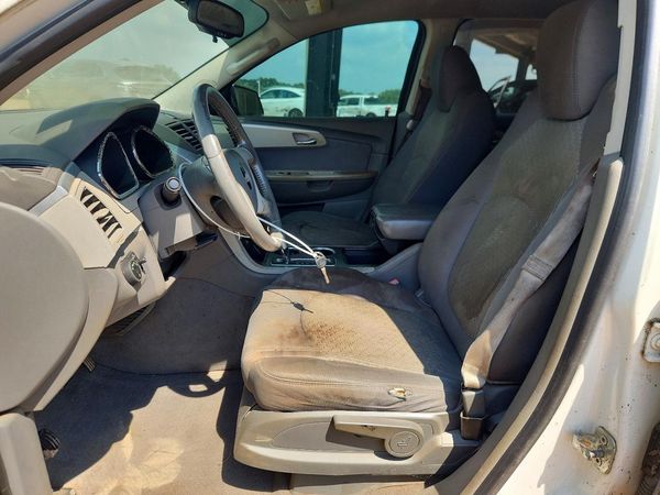2012 CHEVROLET TRAVERSE LS