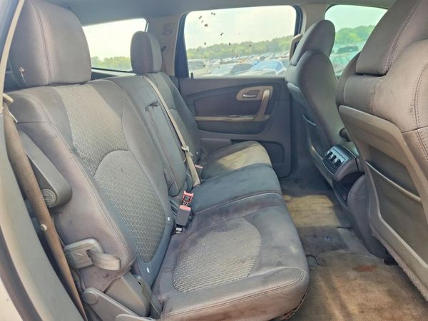 2012 CHEVROLET TRAVERSE LS