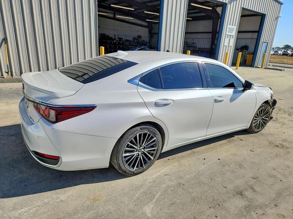 2023 LEXUS ES 300H