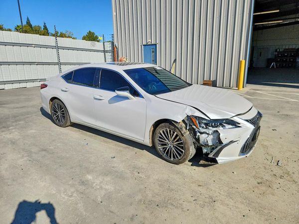 2023 LEXUS ES 300H