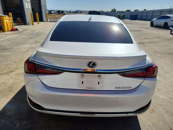 2023 LEXUS ES 300H