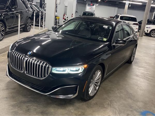 2022 BMW 740