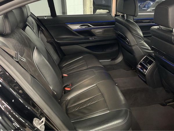 2022 BMW 740