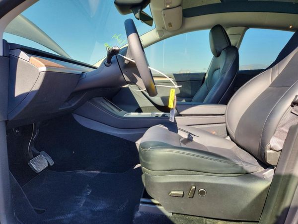 2025 TESLA MODEL Y