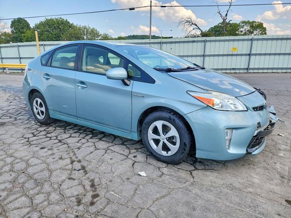2014 TOYOTA PRIUS