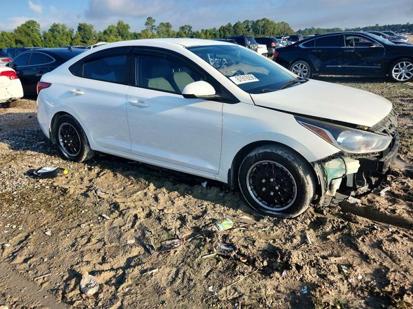 2020 HYUNDAI ACCENT SE and SEL