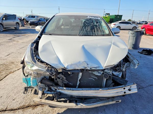 2019 TOYOTA PRIUS L/LE/XLE/LTD.