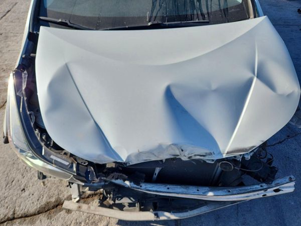 2019 TOYOTA PRIUS L/LE/XLE/LTD.