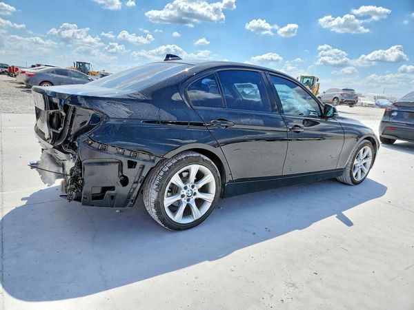 2015 BMW 320