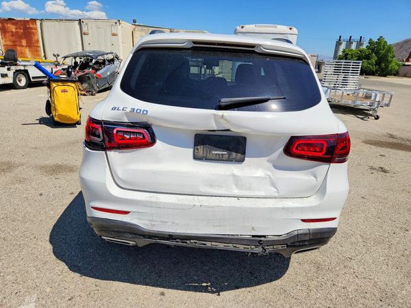 2021 MERCEDES-BENZ GLC