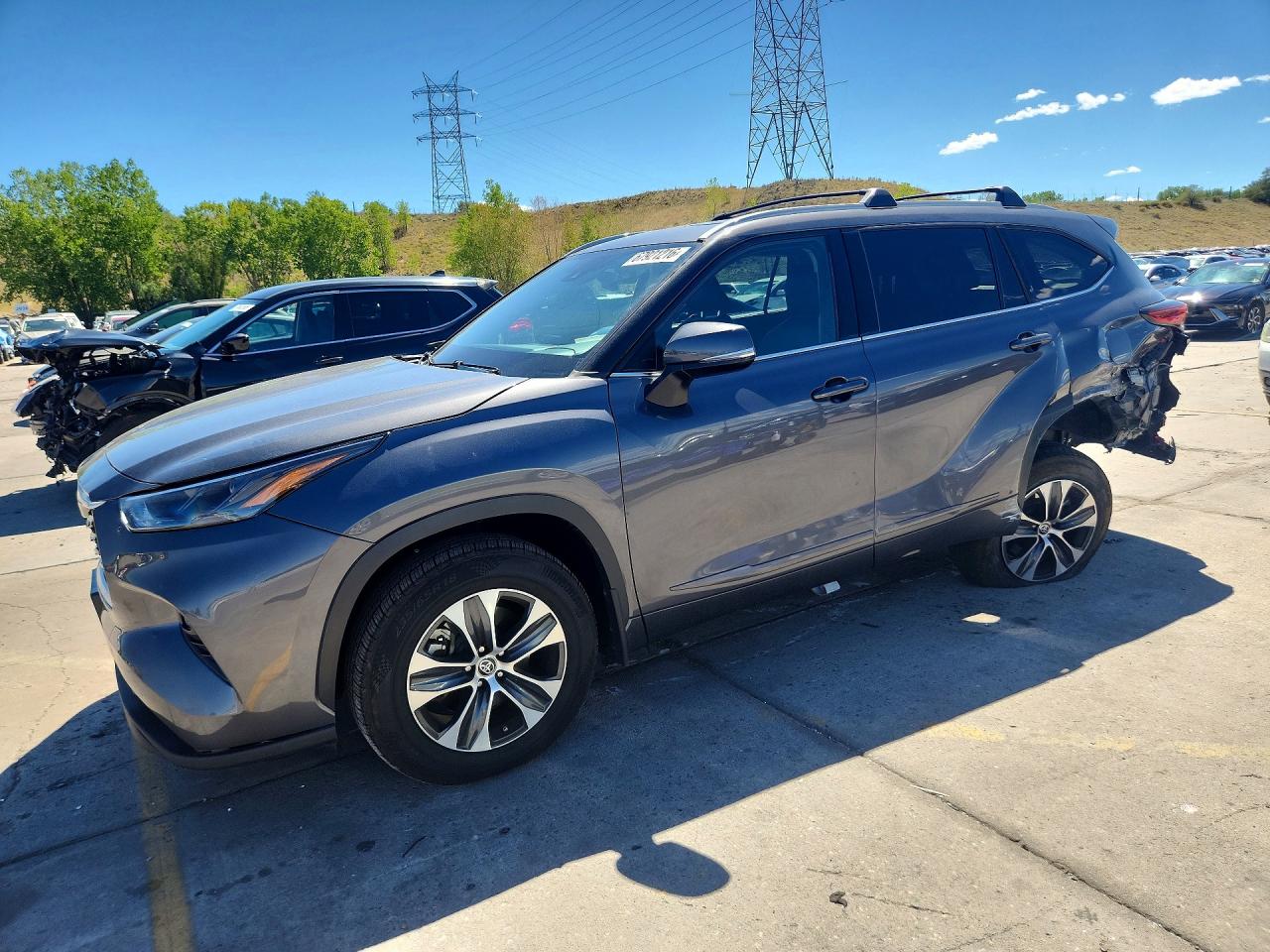 2022 TOYOTA HIGHLANDER