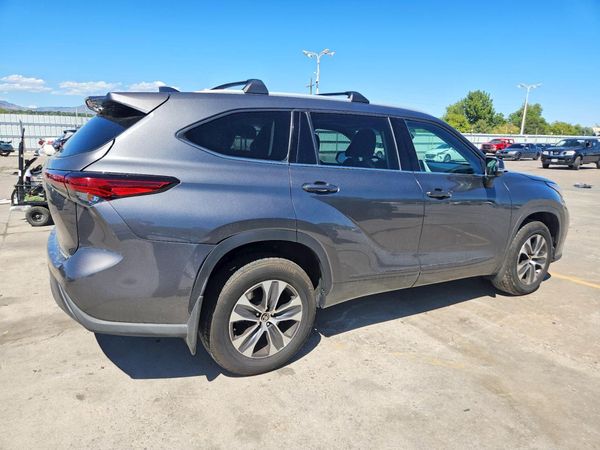 2022 TOYOTA HIGHLANDER
