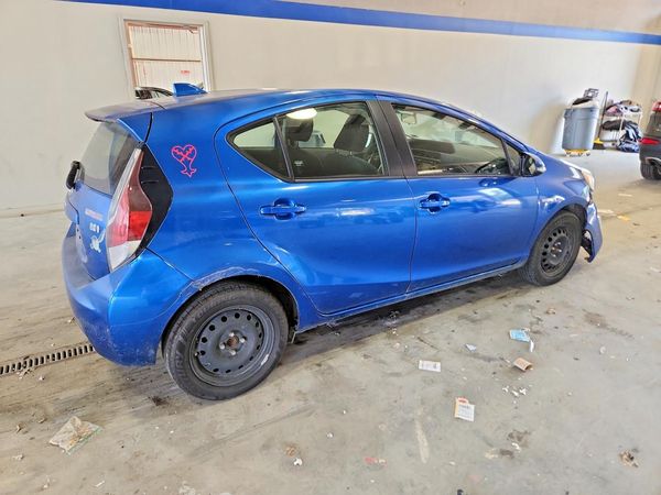 2016 TOYOTA PRIUS